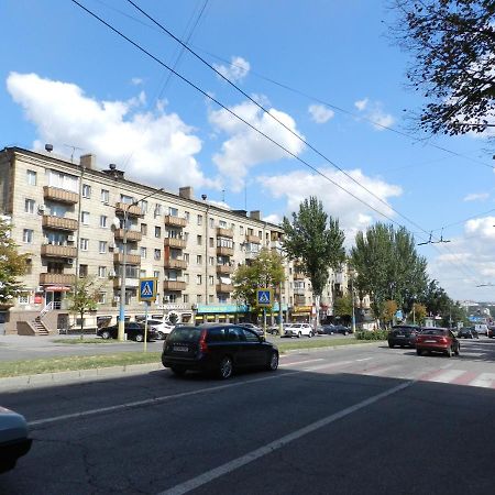 3-Room Apartment Near Inturist On Sobornyi Avenue 156, By Grandhome Zaporizhia 外观 照片