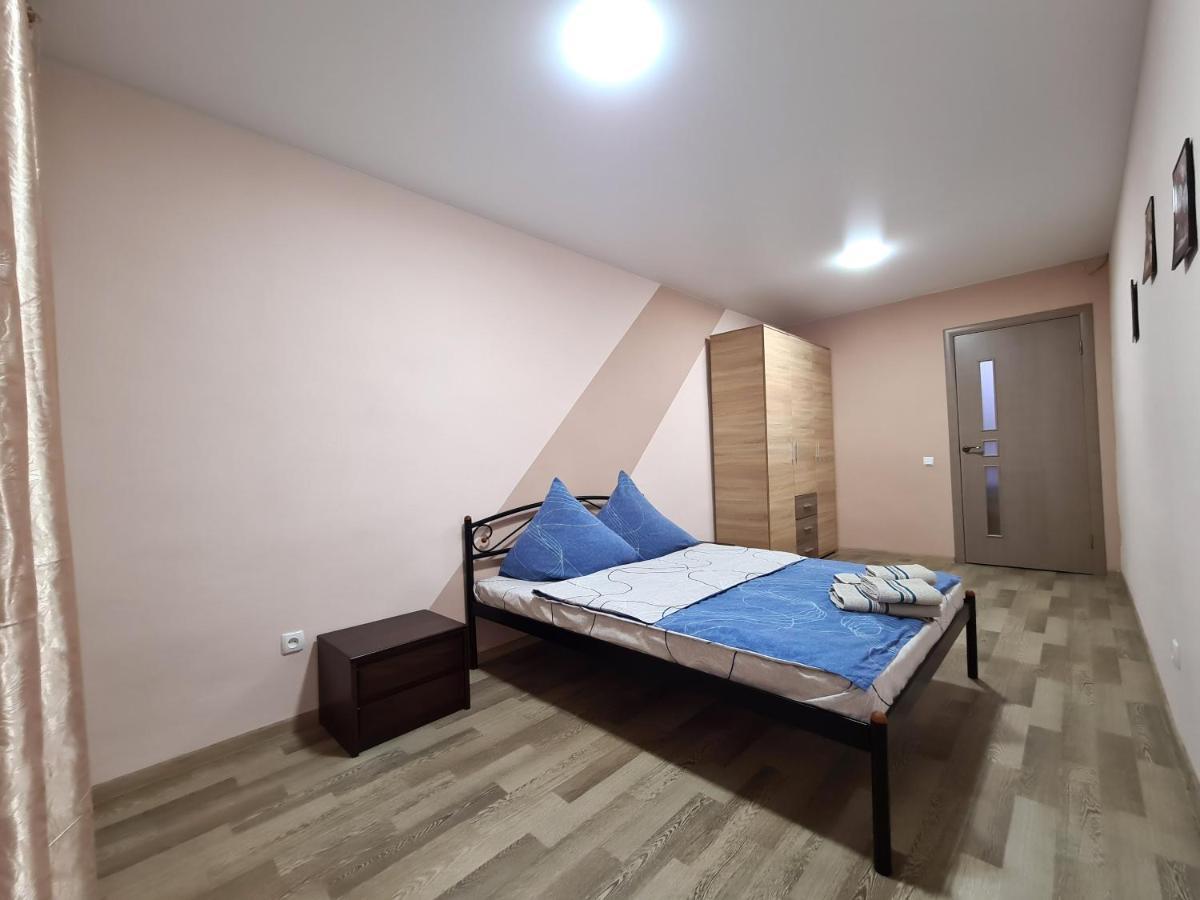 3-Room Apartment Near Inturist On Sobornyi Avenue 156, By Grandhome Zaporizhia 外观 照片