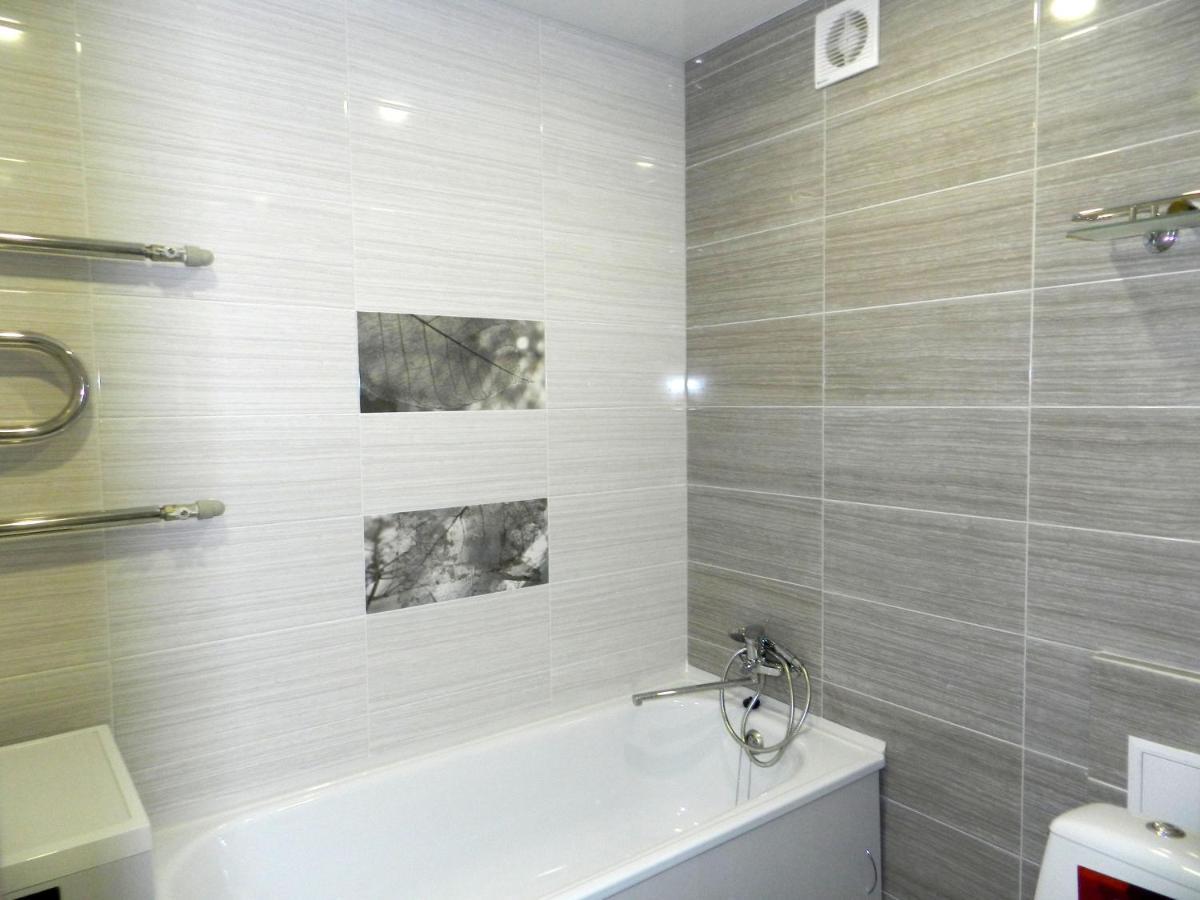 3-Room Apartment Near Inturist On Sobornyi Avenue 156, By Grandhome Zaporizhia 外观 照片