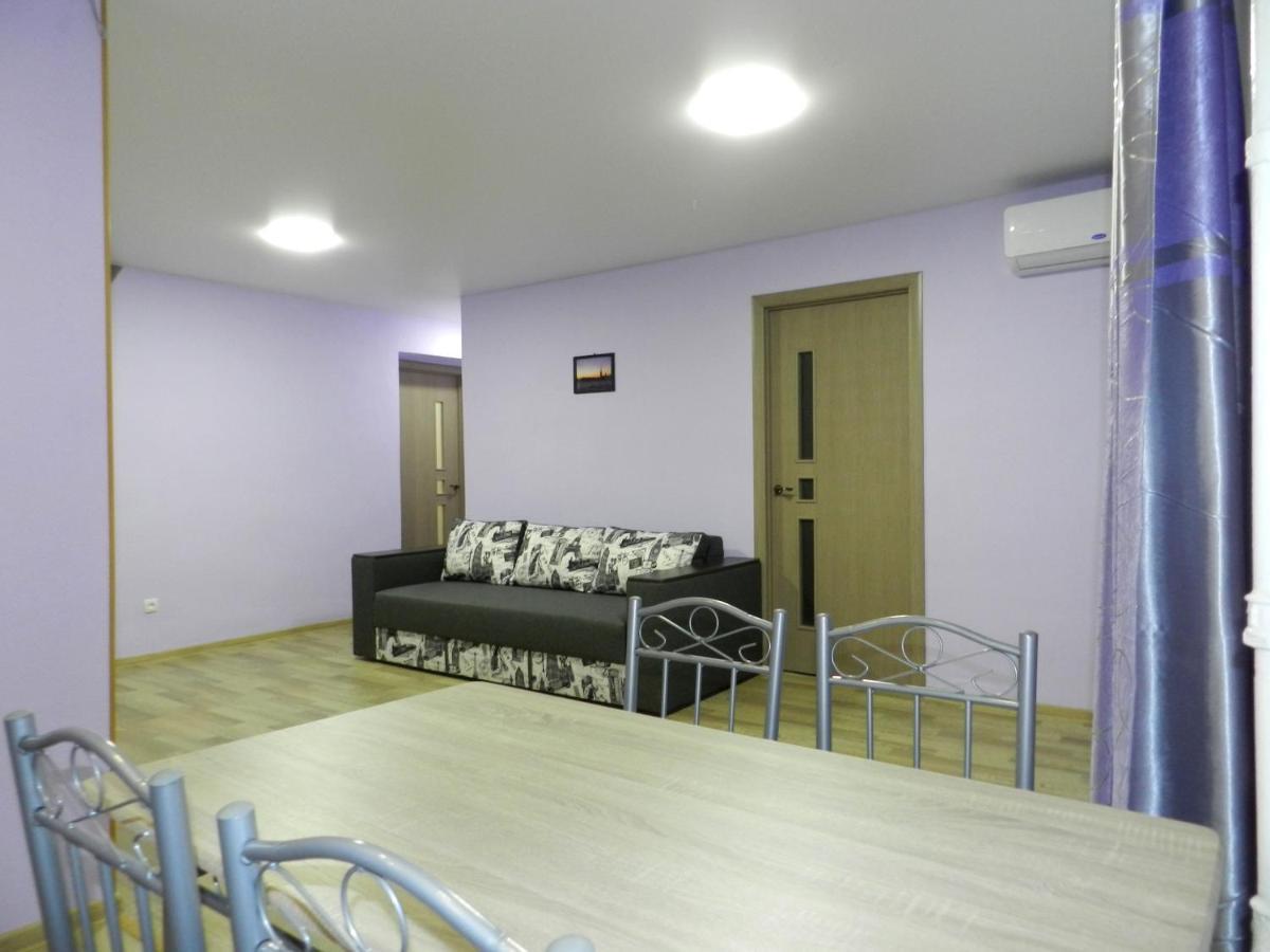 3-Room Apartment Near Inturist On Sobornyi Avenue 156, By Grandhome Zaporizhia 外观 照片