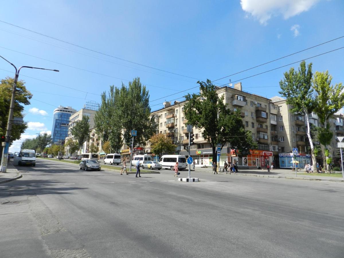 3-Room Apartment Near Inturist On Sobornyi Avenue 156, By Grandhome Zaporizhia 外观 照片